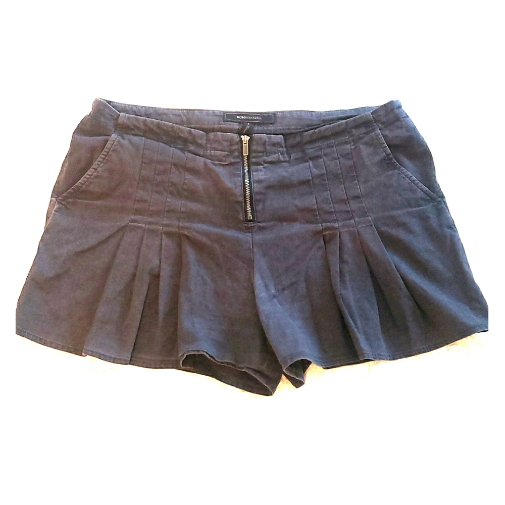 BCBG Pleated gray shorts size 8